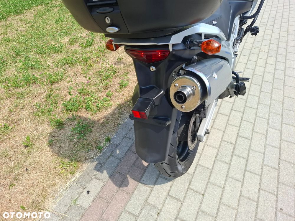 Suzuki V-STROM - 33