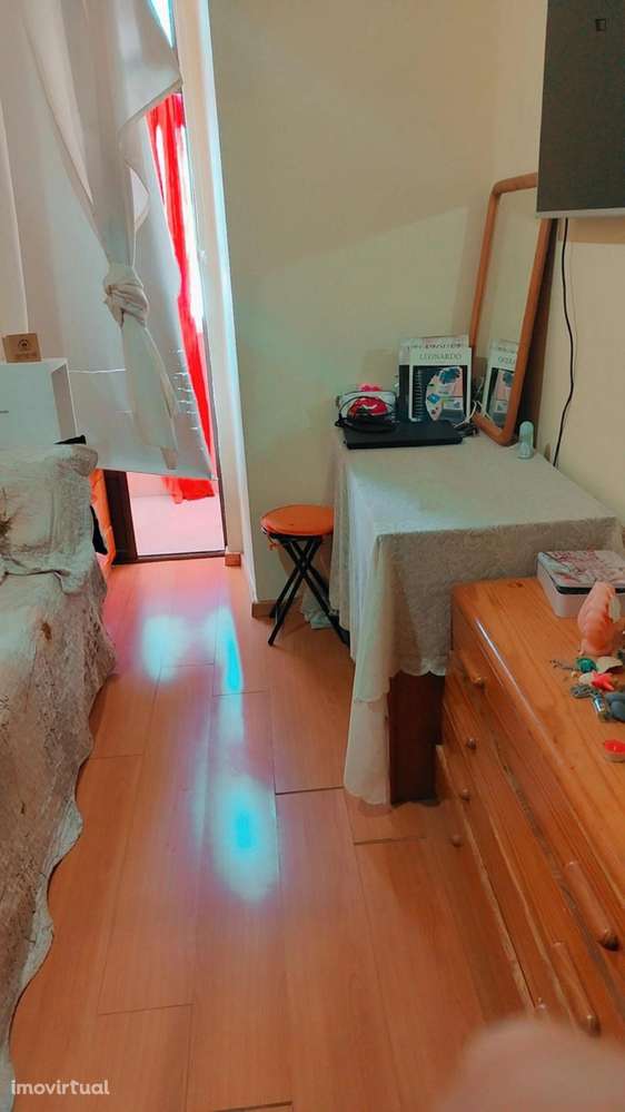 Quarto - localizado em Penha de França Lisbon - Grande imagem: 5/10