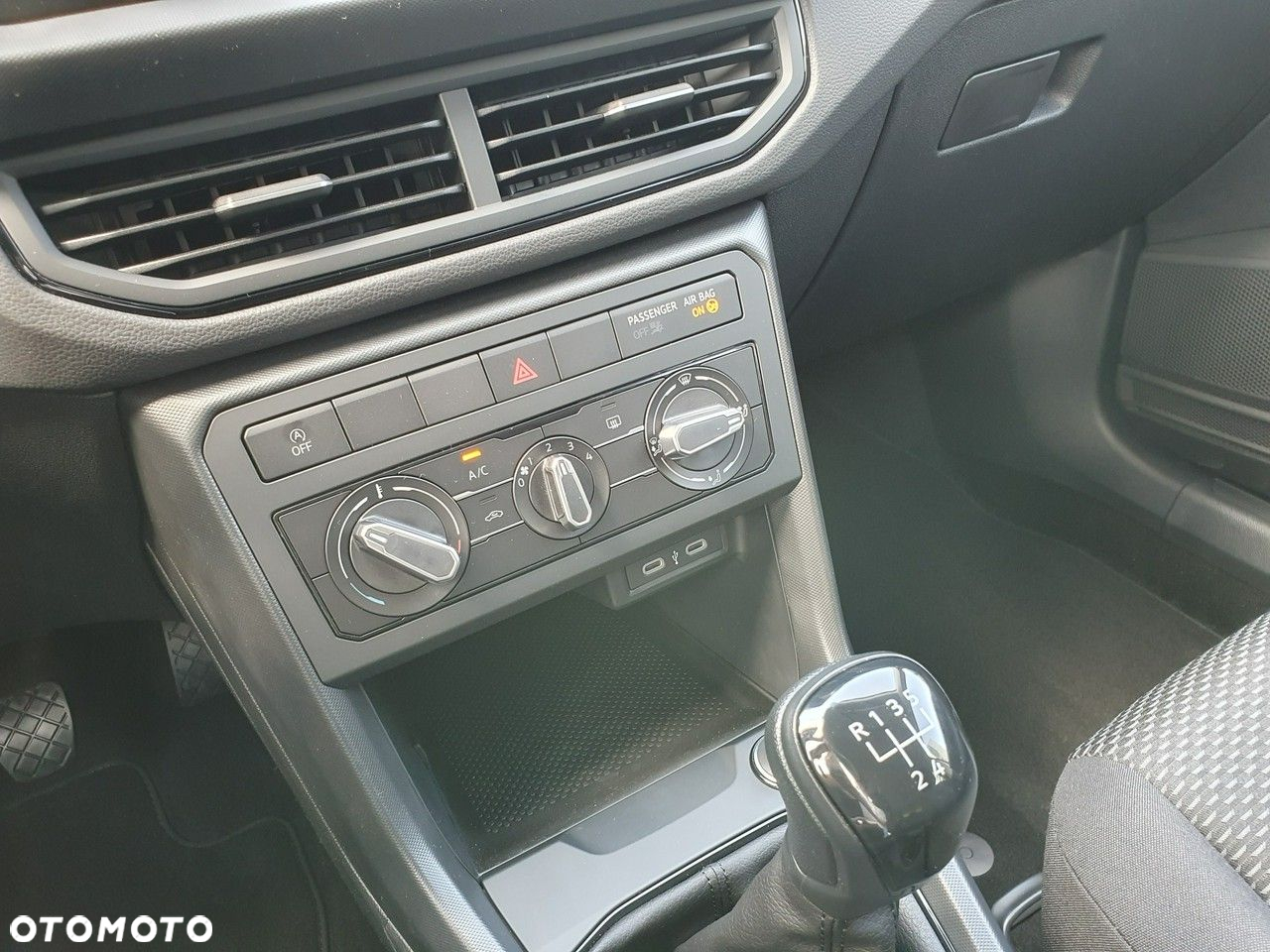 Volkswagen T-Cross 1.0 TSI Life Plus - 20