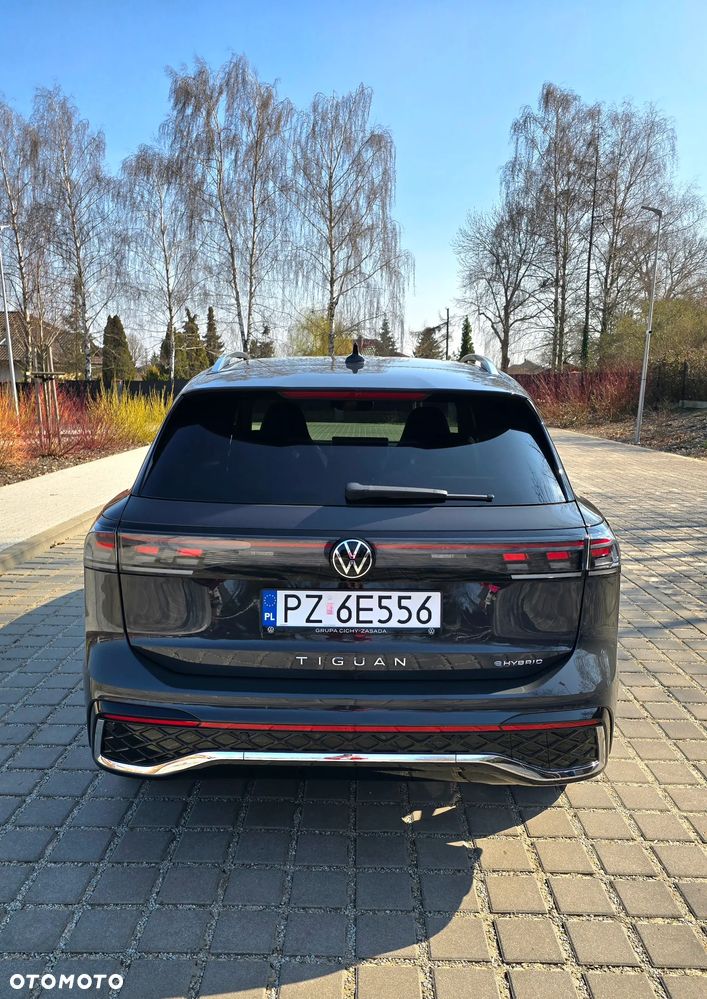 Volkswagen Tiguan - 12