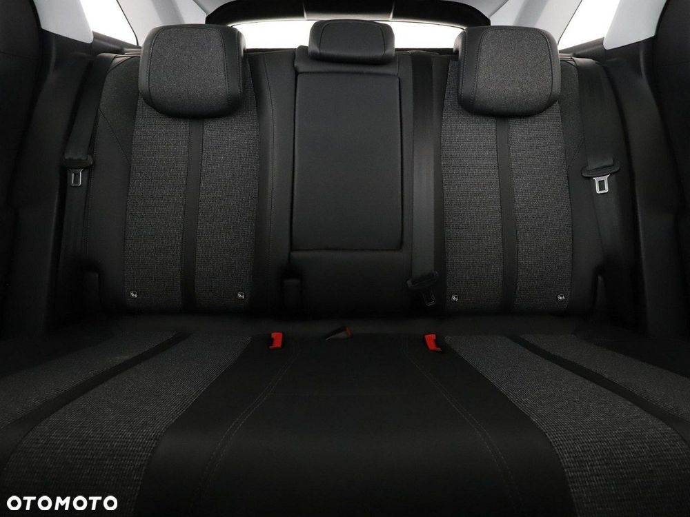 Peugeot 3008 225 e-EAT8 Allure - 19