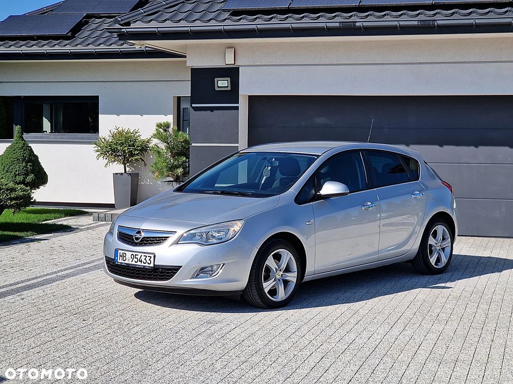 Opel Astra 1.4 Turbo 150 Jahre - 23