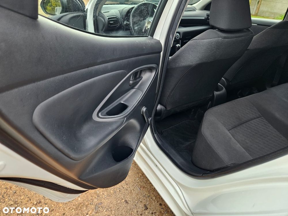 Toyota Yaris - 23