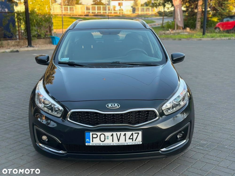 Kia Ceed - 8