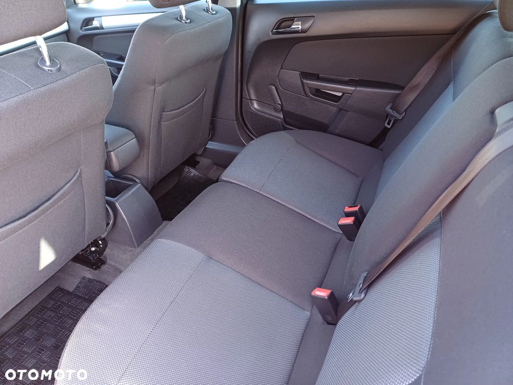 Opel Astra 1.6 Edition 111 Jahre - 9