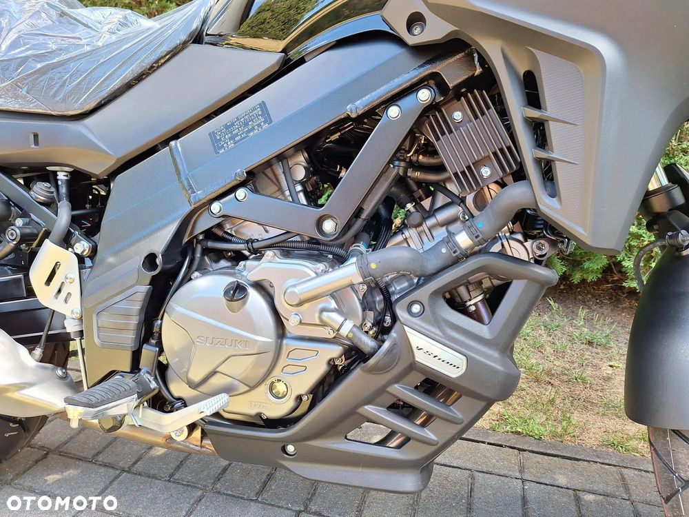 Suzuki V-STROM - 10