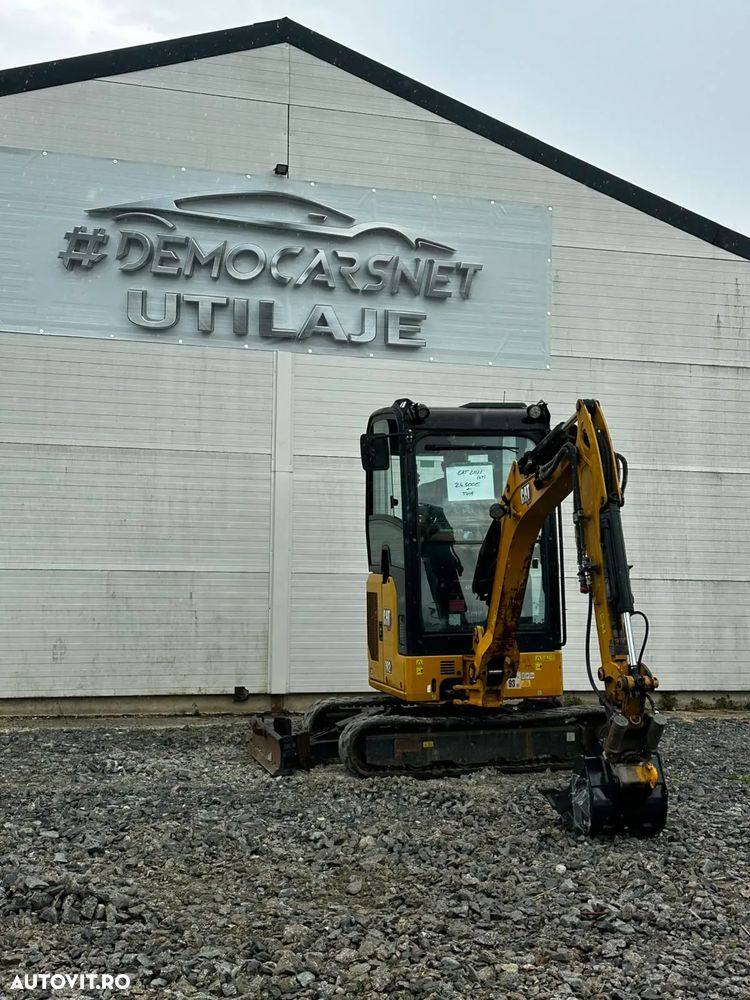 Caterpillar 302 - 3