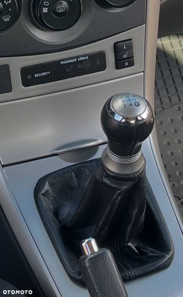 Toyota Corolla 1.6 VVT-i Luna - 10