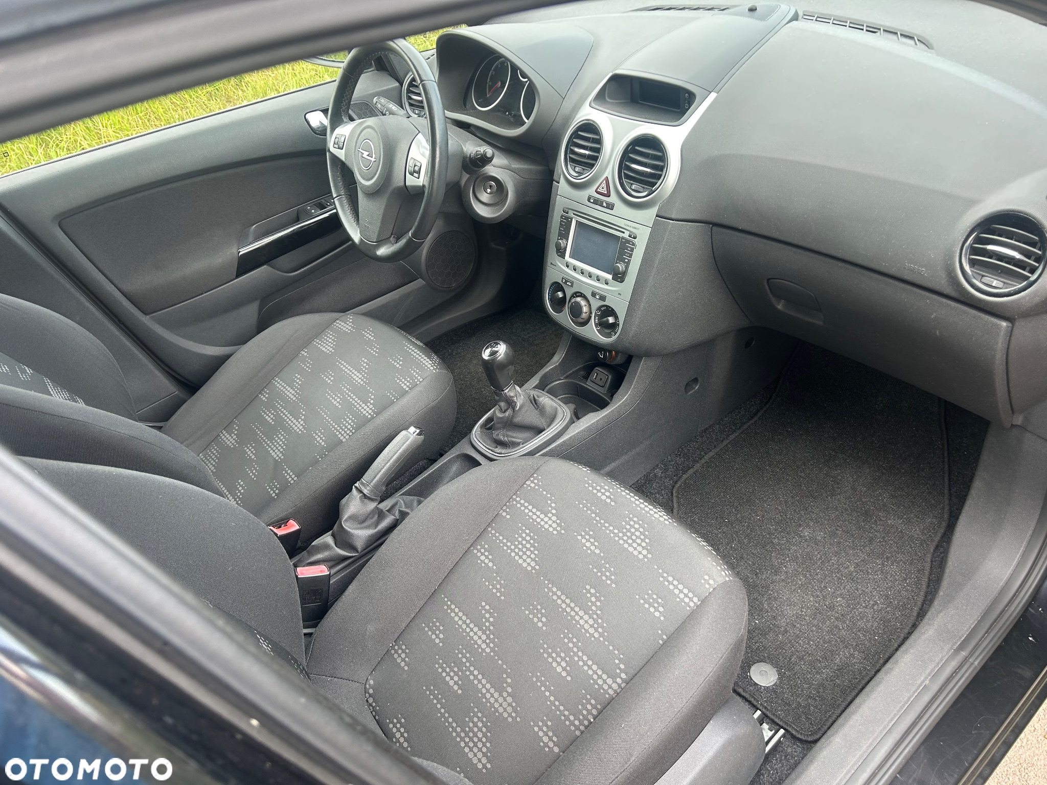 Opel Corsa 1.4 16V Active - 12