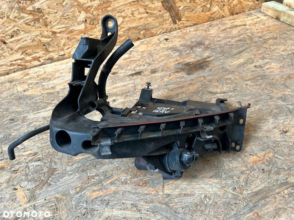 Ślizg mocowanie uchwyt SPRYSKIWACZ Lewy Audi A5 8T 8T0805607L 89392979