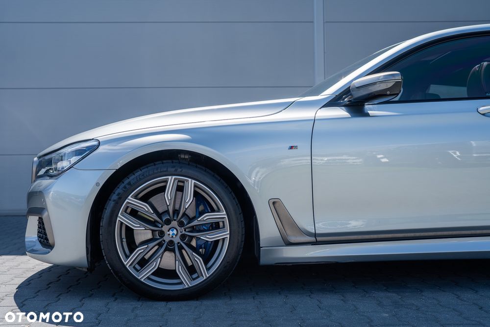 BMW Seria 7 M760Li xDrive - 11