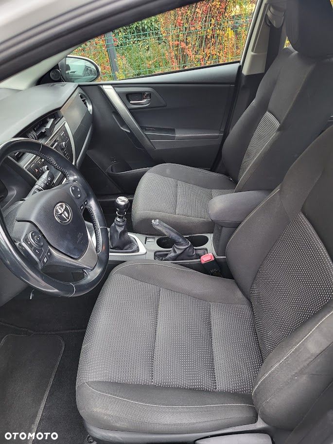 Toyota Auris - 10