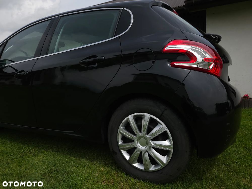 Peugeot 208 1.2 VTi Allure - 4