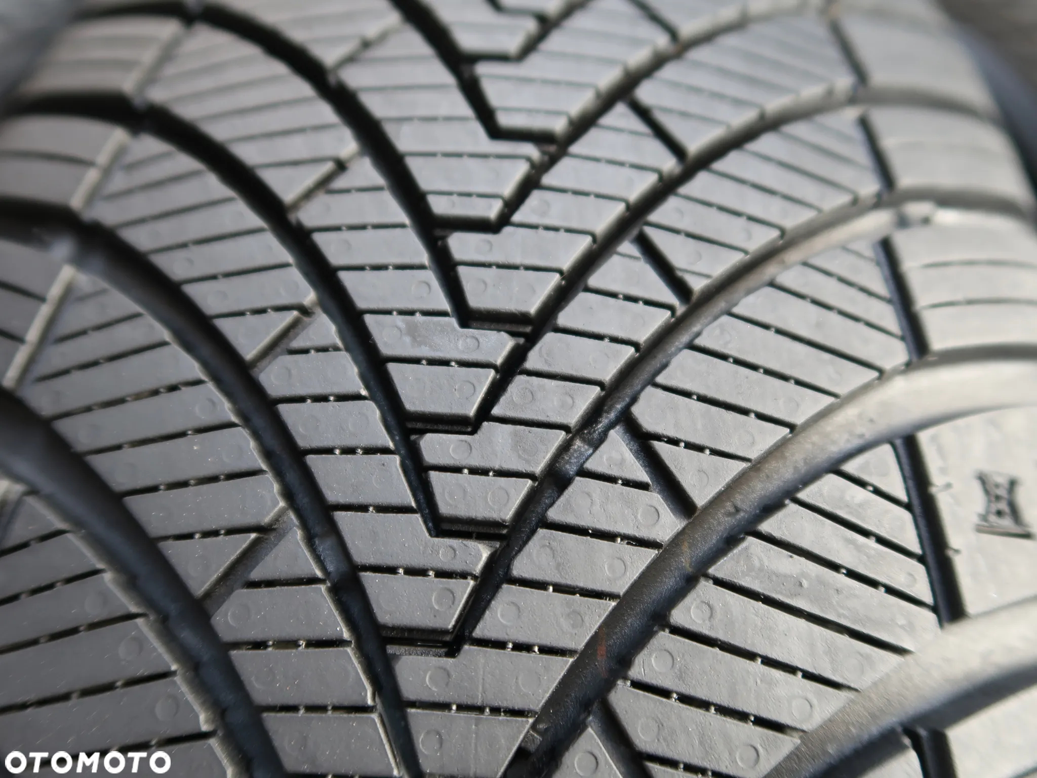 225/60r17 Kumho Solus 4S 225/60/17 Wilosezonowe jak nowe - 4