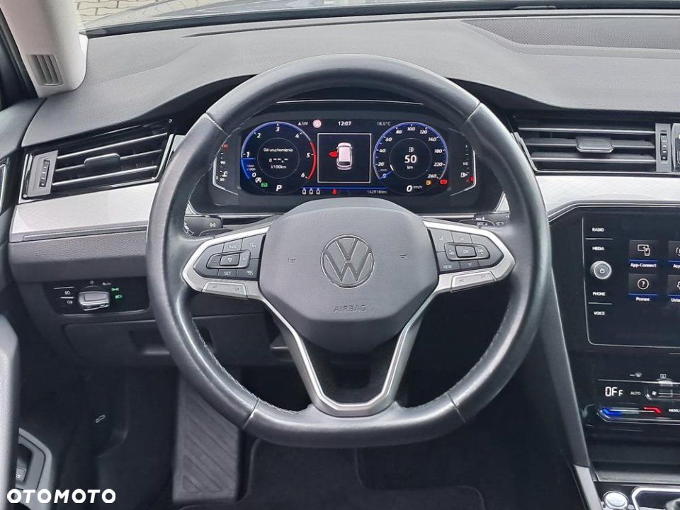 Volkswagen Passat - 20