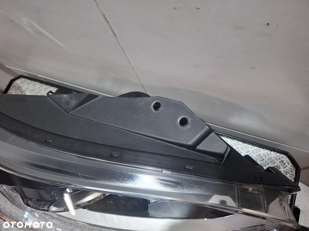 Lampa prawy przód przednia Kia Ceed III soczewka 18-21 nr 92102J7050 - 2