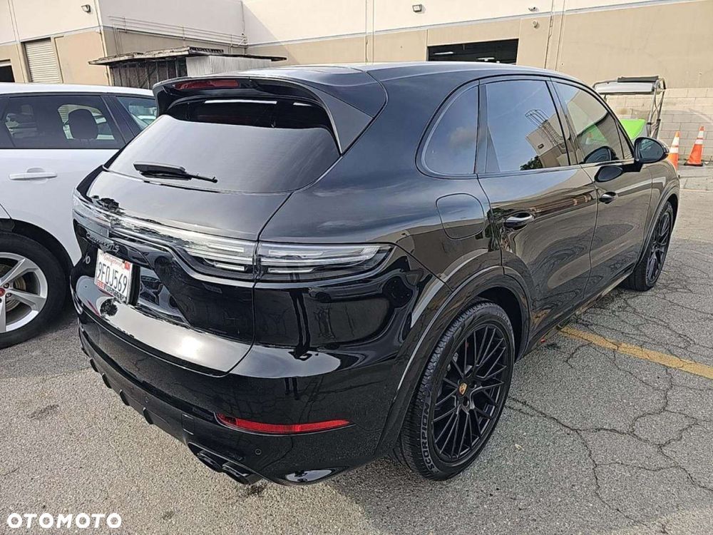 Porsche Cayenne - 4