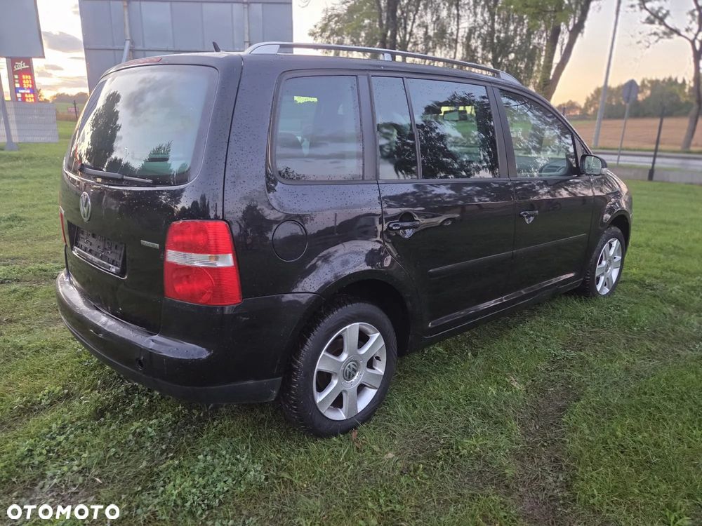 Volkswagen Touran - 3