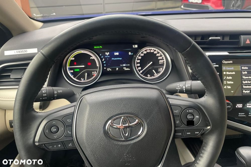 Toyota Camry 2.5 Hybrid Executive CVT - 16