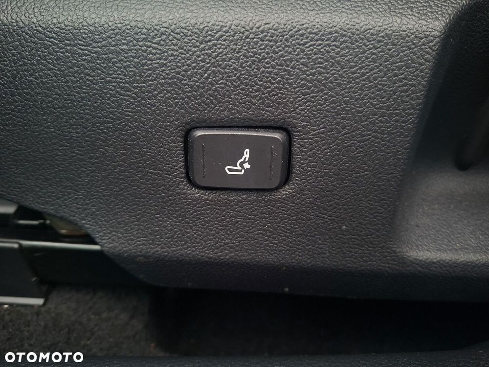 Toyota Corolla 1.8 Hybrid Comfort - 23