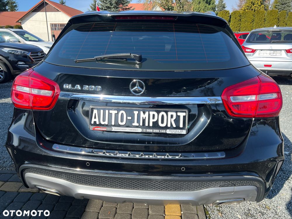Mercedes-Benz GLA 200 AMG Line - 4