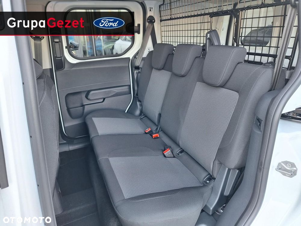 Ford Transit Courier - 16
