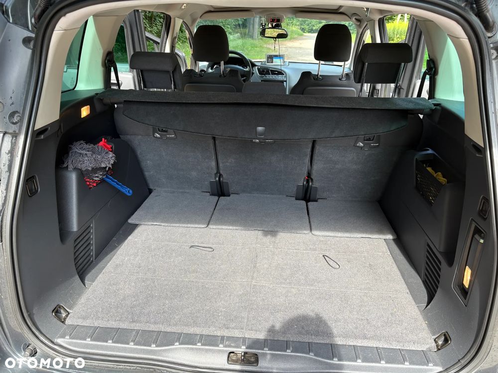 Peugeot 5008 - 24