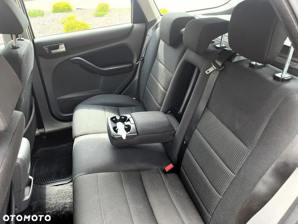Ford Focus 1.8 Titanium - 19