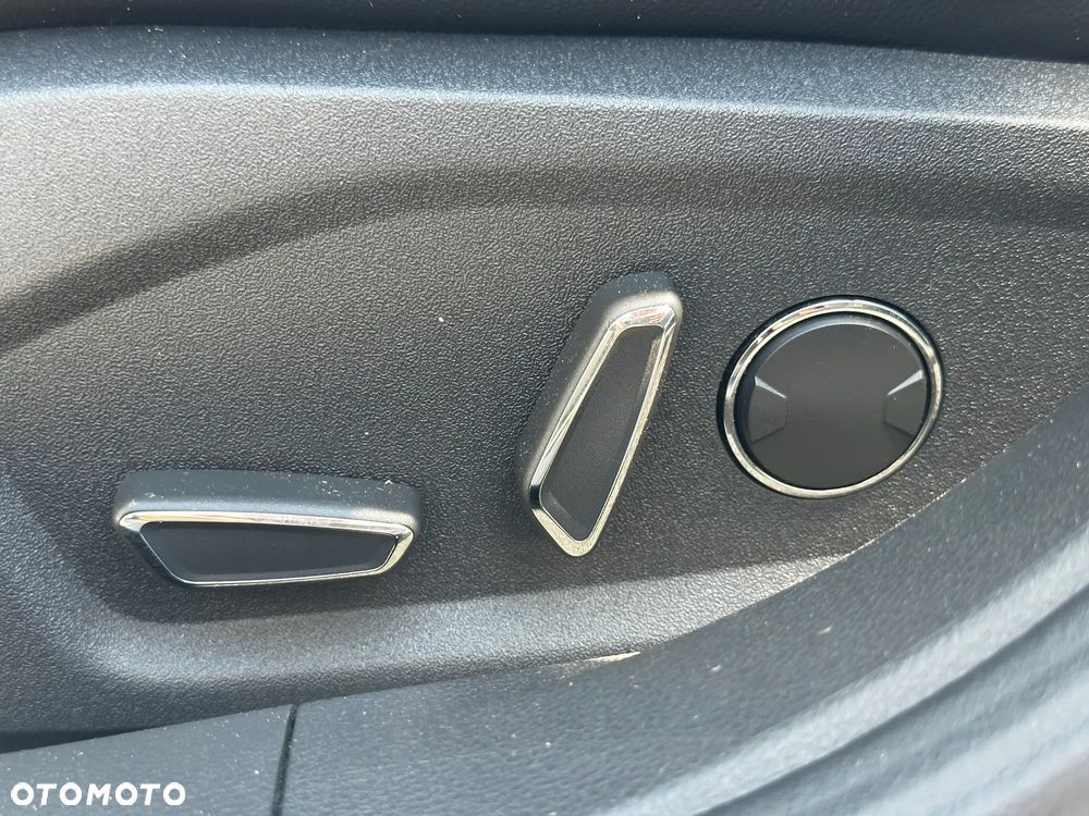 Ford Mondeo 2.0 TDCi Titanium PowerShift - 24