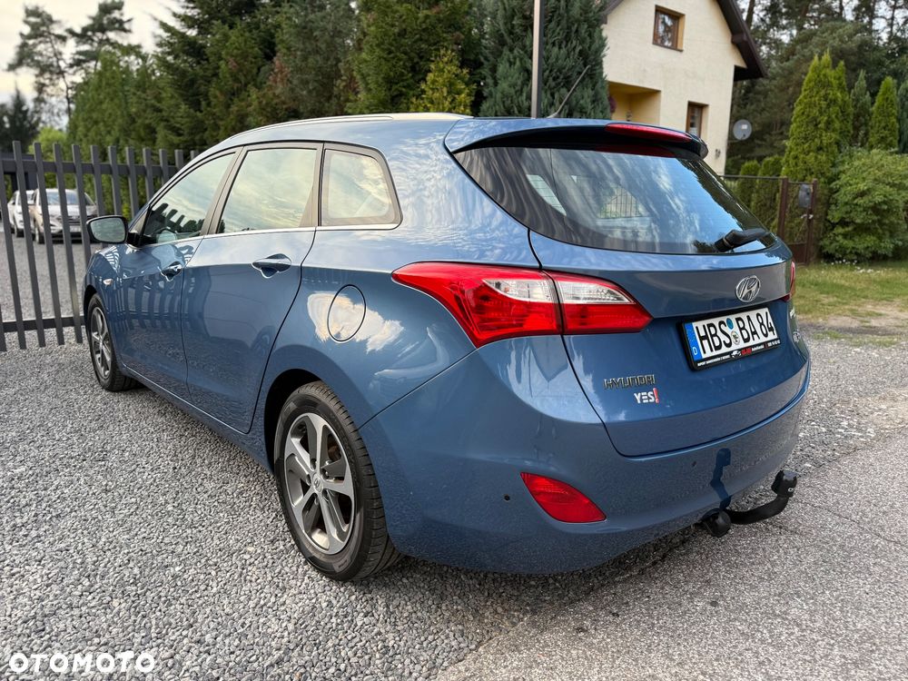 Hyundai i30 blue Kombi 1.4 YES Gold - 8