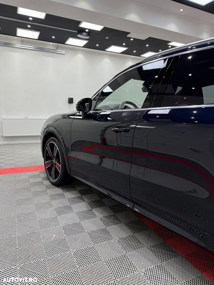 Porsche Cayenne - 5