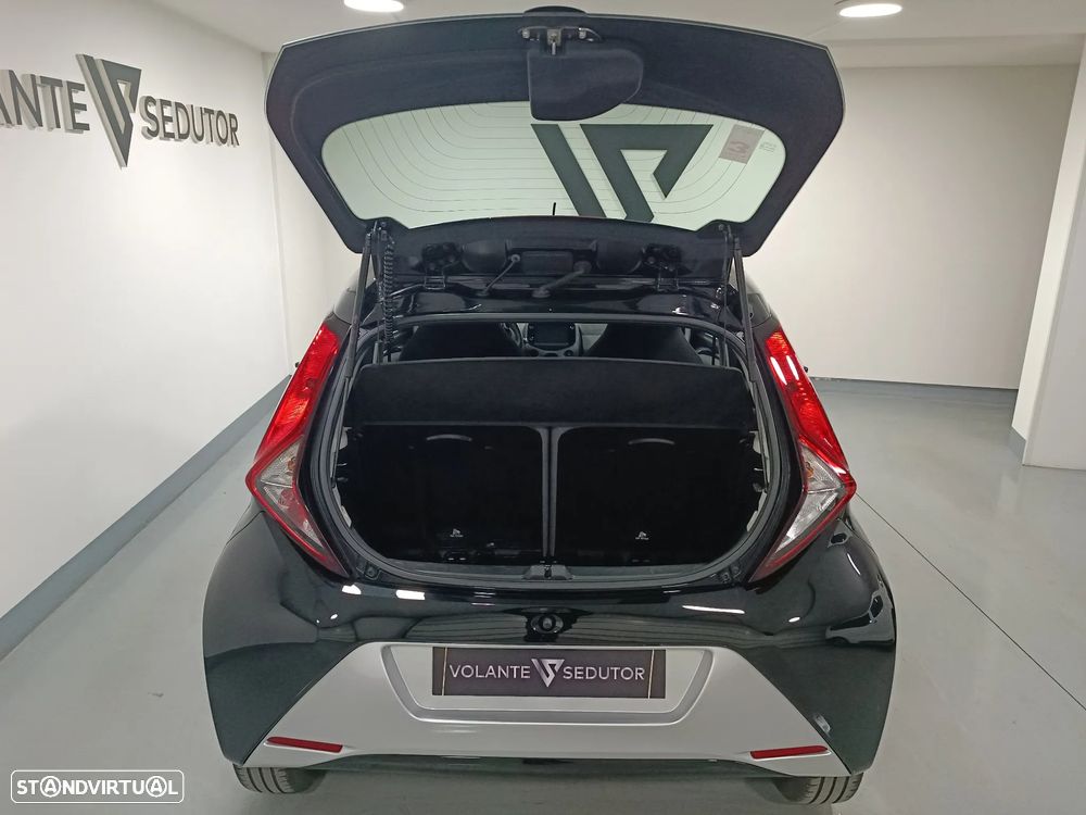 Toyota Aygo X Play - 9