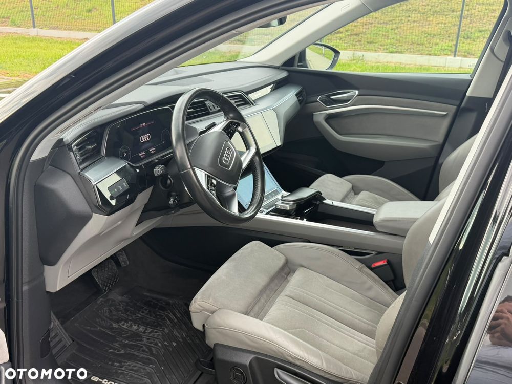 Audi e-tron 55 Quattro Advanced - 36