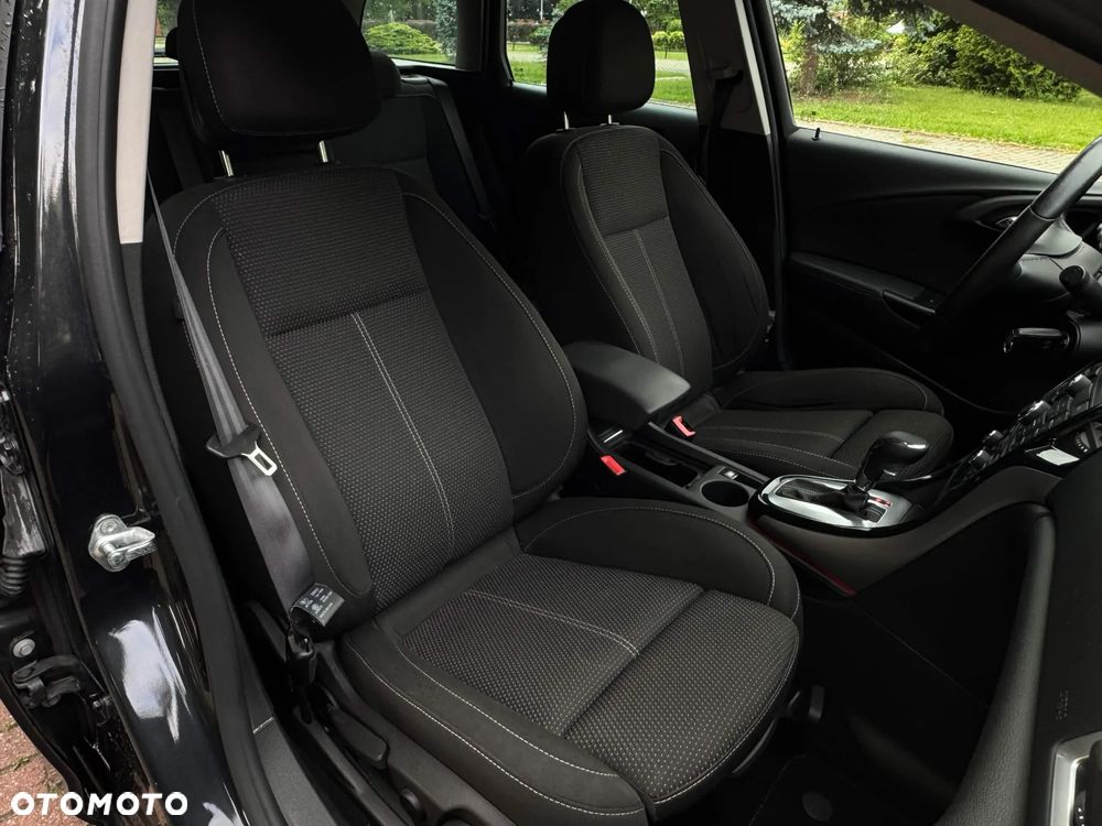 Opel Astra 1.4 T Cosmo - 14
