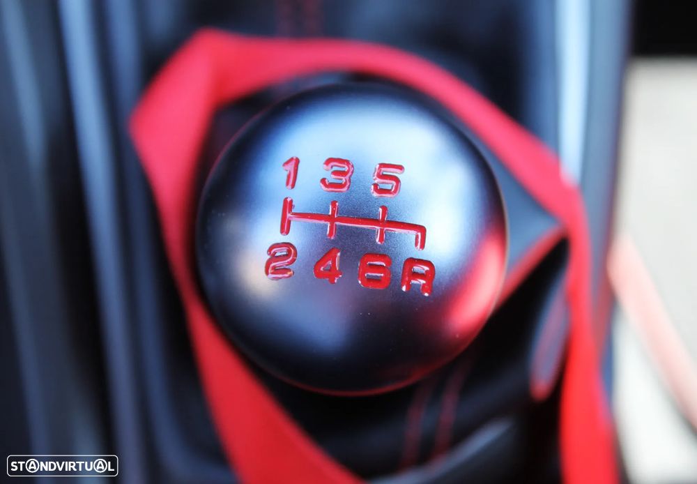 Honda Civic 2.0 VTEC Turbo Type R - 30