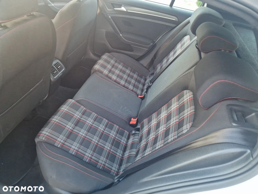 Volkswagen Golf GTI 2.0 TSI OPF DSG Performance - 12
