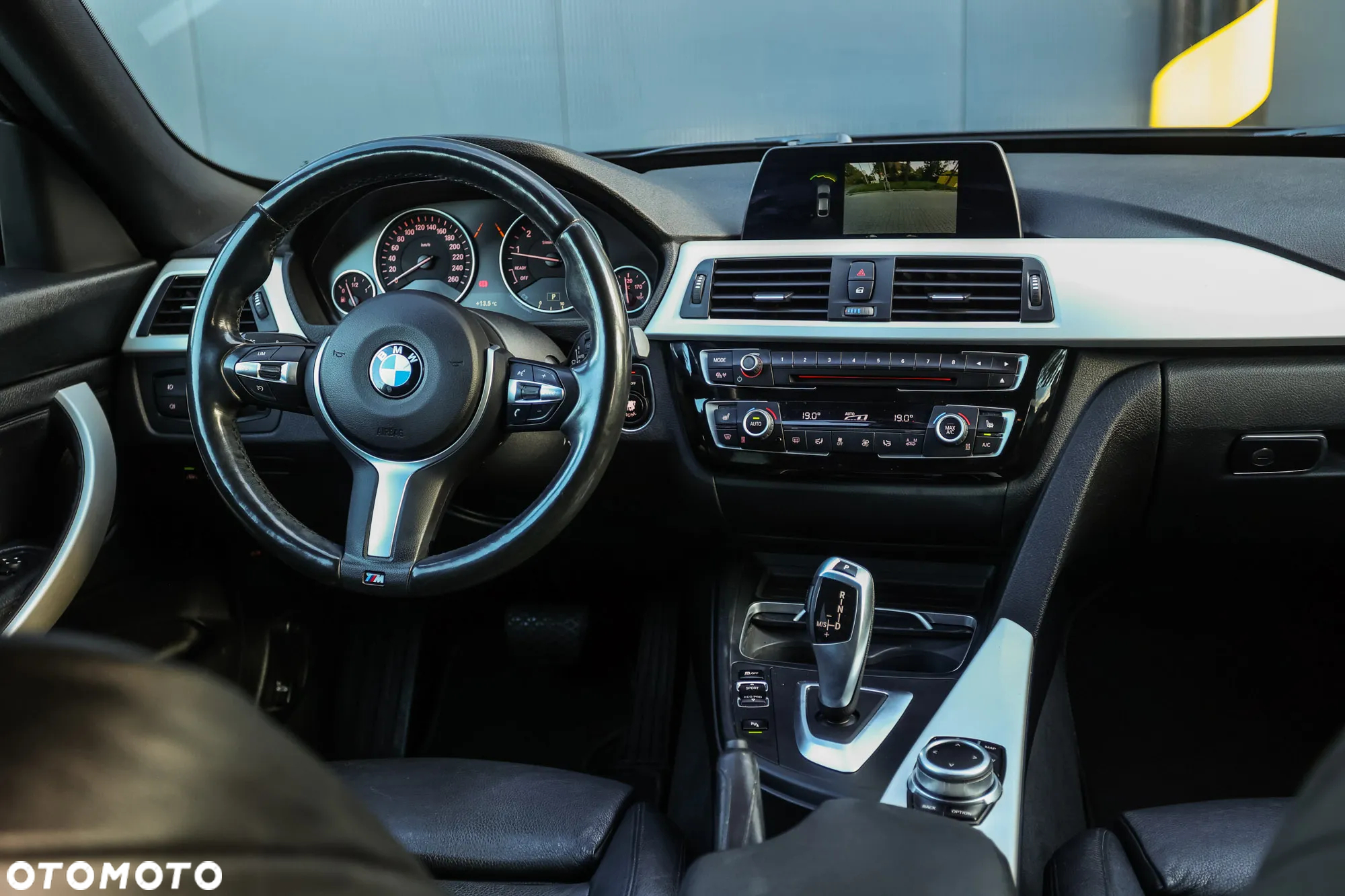 BMW 3GT 330i xDrive GT M Sport - 26