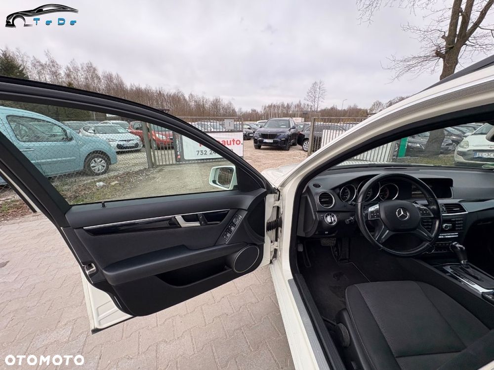 Mercedes-Benz Klasa C 200 CDI DPF Automatik BlueEFFICIENCY Elegance - 17