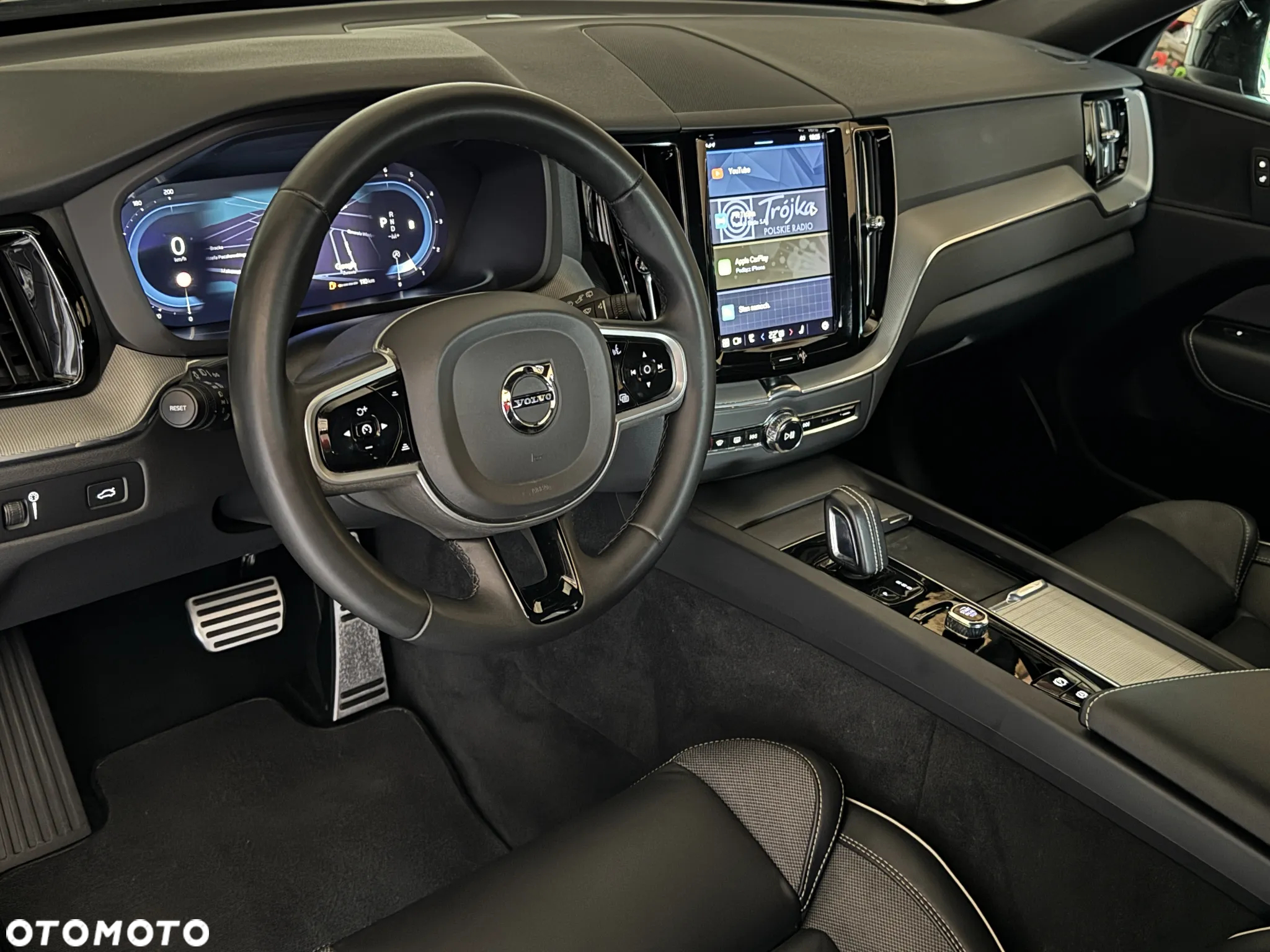 Volvo XC 60 B4 D Plus Dark - 8