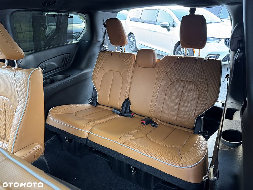 Chrysler Pacifica - 20