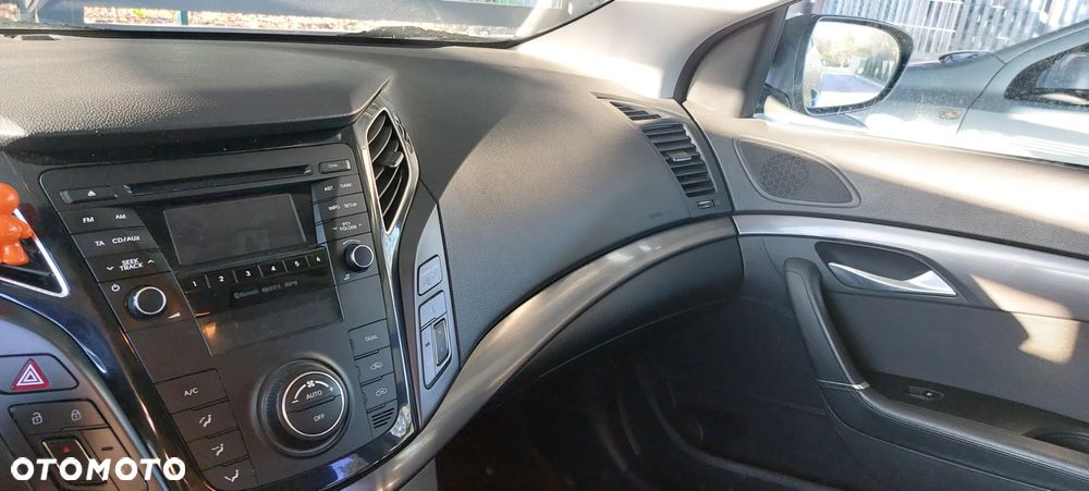Hyundai i40 Kombi blue 1.6 Space - 11