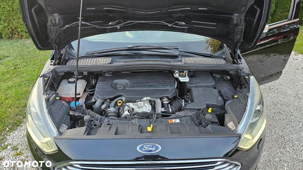 Ford Grand C-MAX - 36