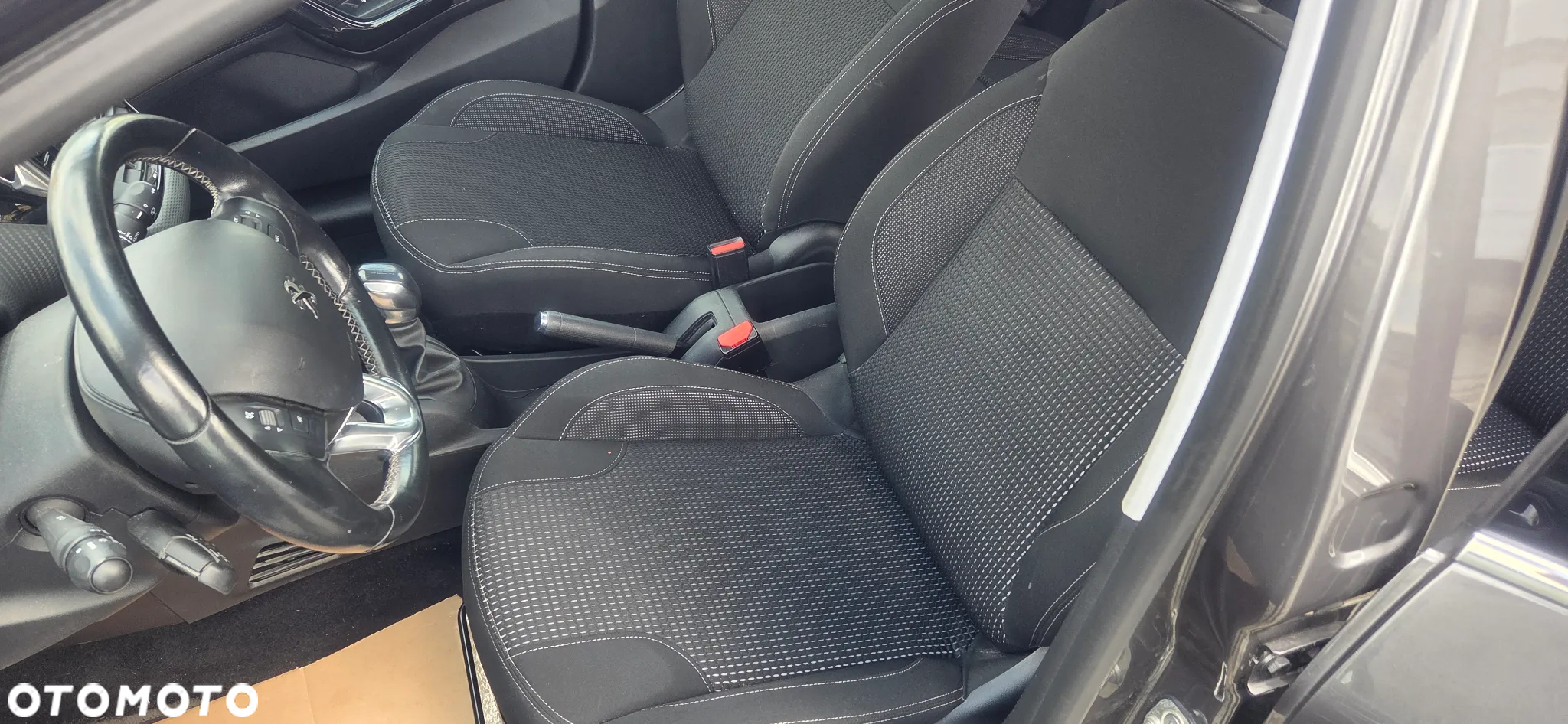Peugeot 208 PureTech 110 Stop & Start Allure - 14