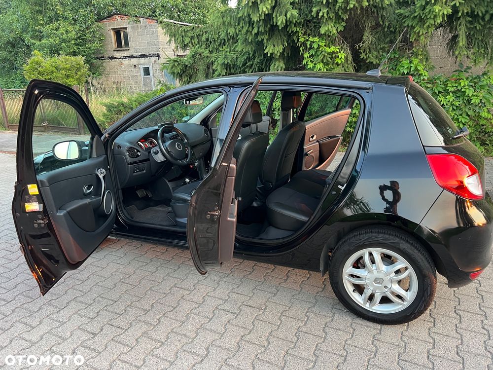 Renault Clio 1.6 16V Night&Day - 12