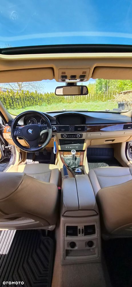 BMW Seria 3 325i - 2