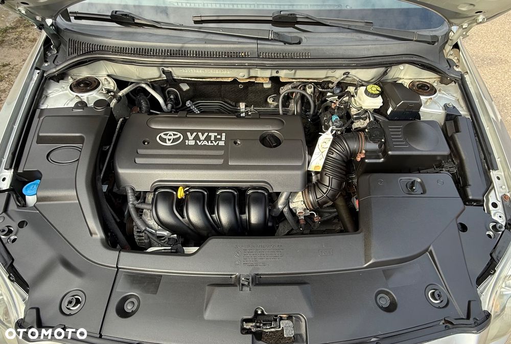 Toyota Avensis 1.8 VVT-i Combi - 33