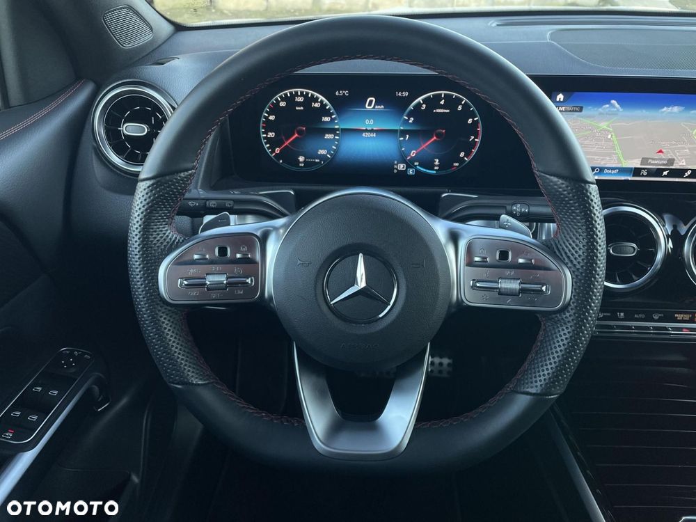 Mercedes-Benz GLB - 15