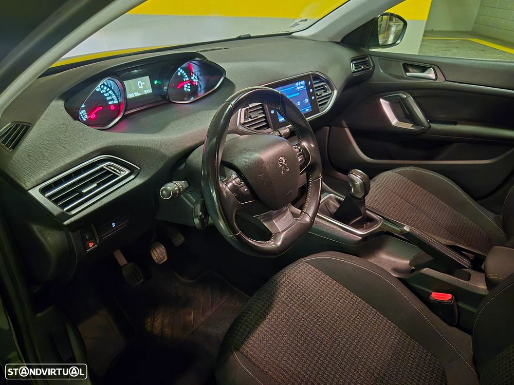 Peugeot 308 SW 1.6 BlueHDi Style - 29