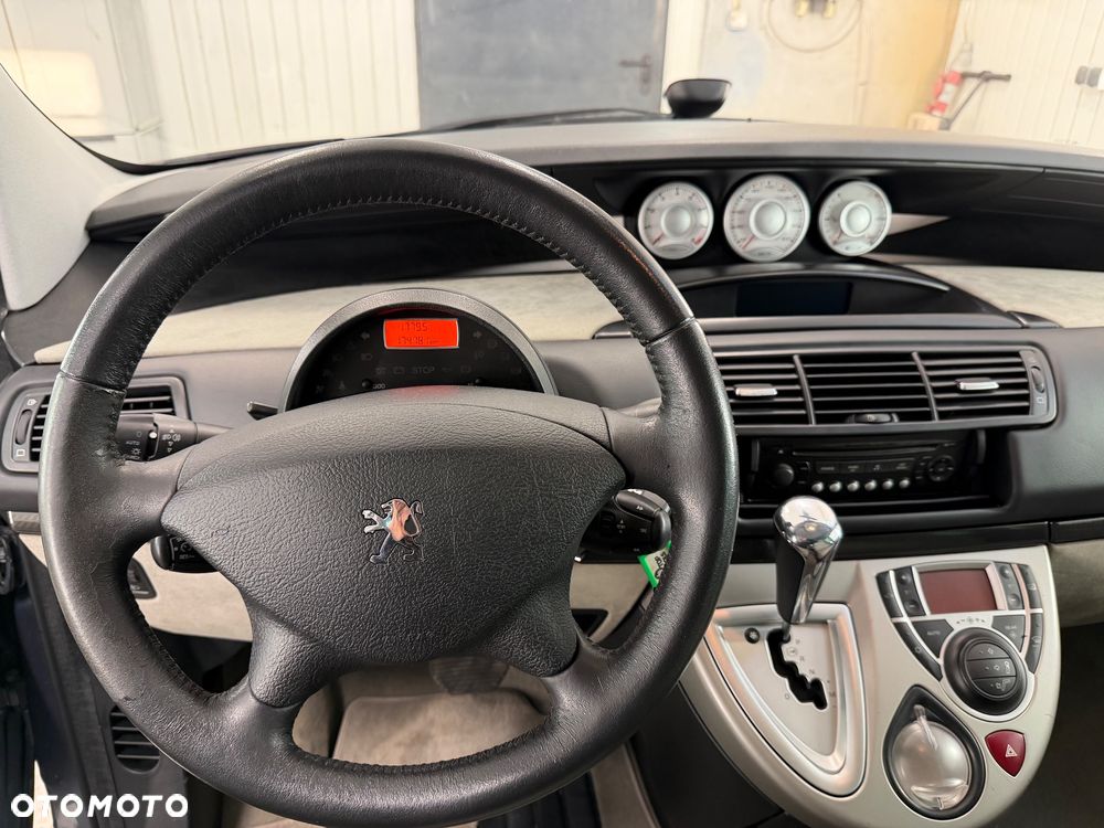 Peugeot 807 140 Automatik Platinum - 31