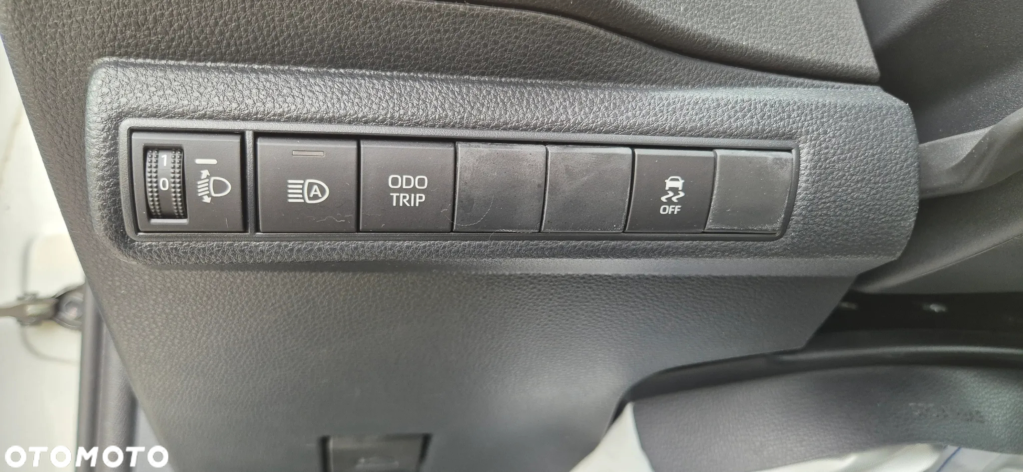Toyota Corolla 1.8 Hybrid Active - 27